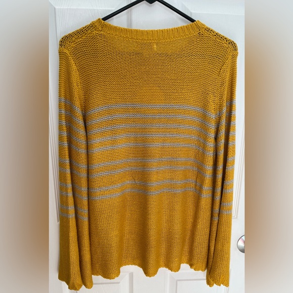 Umgee Women’s Sweater, Size Small - Picture 6 of 6
